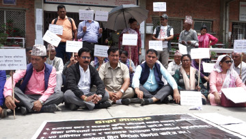 कालीमाटीमा किसानहरूको धर्ना (फोटो फिचर)